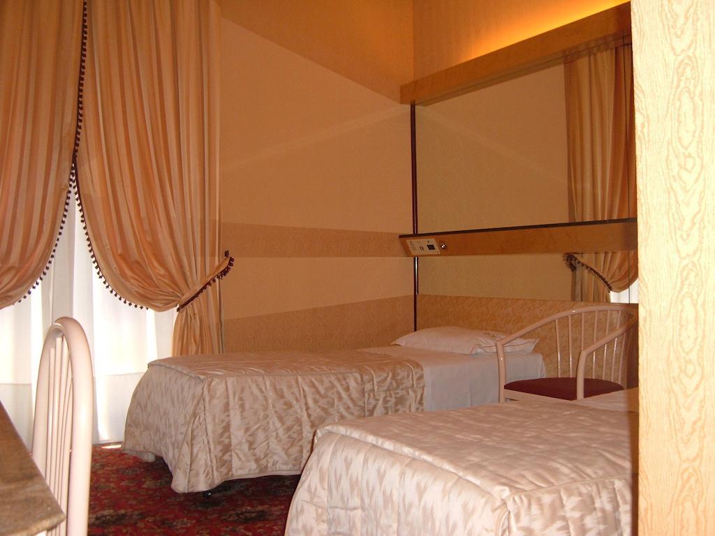 Hotel Roma Cesano Boscone Luaran gambar